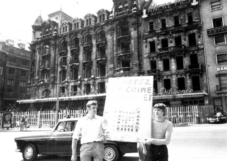 Manifestation contre la destruction de la Maison Rouge en 1973