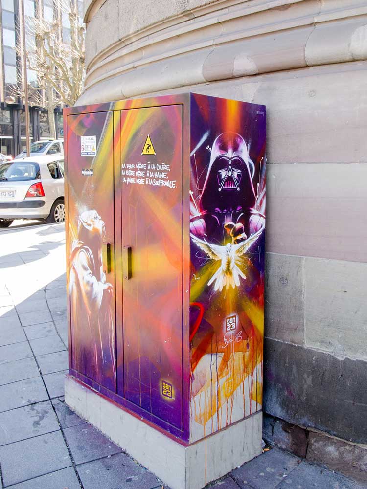 An electrical cabinet on the theme of Star Wars by Dan23 (boulevard de Metz / place de la Gare)